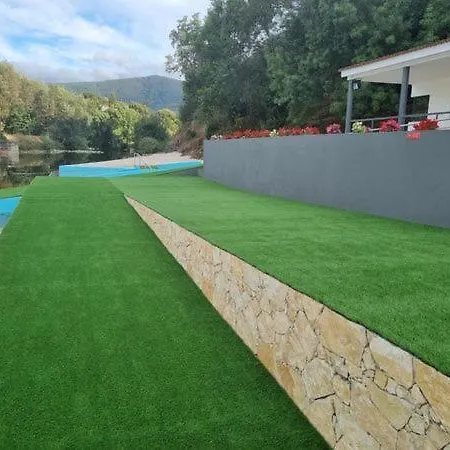 Проживание в семье Vivenda Do Sobreiro Al Serpins